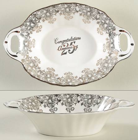 Anniversary Platinum 5" Oval Sweet Meat Dish