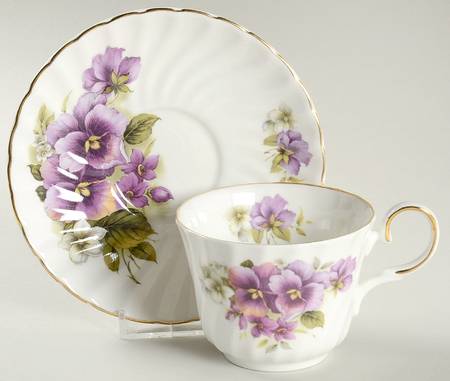 Pansy Flat Cup & Saucer Set