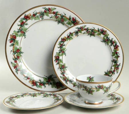 The Holly and The Ivy 5 Piece Place Setting