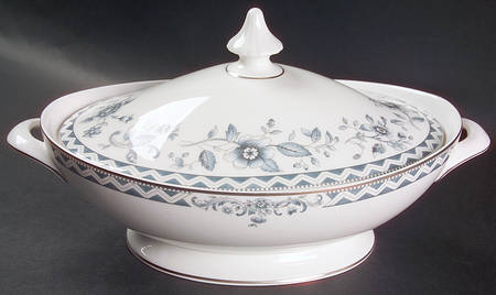 Josephine Platinum Oval Covered Vegetable