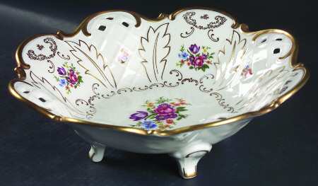 1023P Centerpiece by Reichenbach