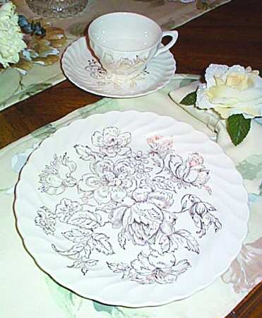 Gold Bouquet by Royal (USA)