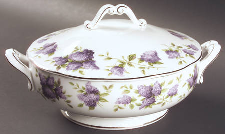 Lilac Lane Platinum Round Covered Vegetable