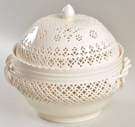 Masterpieces Chestnut Basket & Lid