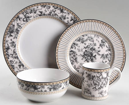 Provence Noir 32 Piece Estate Set
