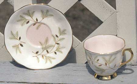 ROA94 Footed Cup & Saucer Set