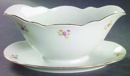 RIB9 Gravy Boat with Attached Underplate