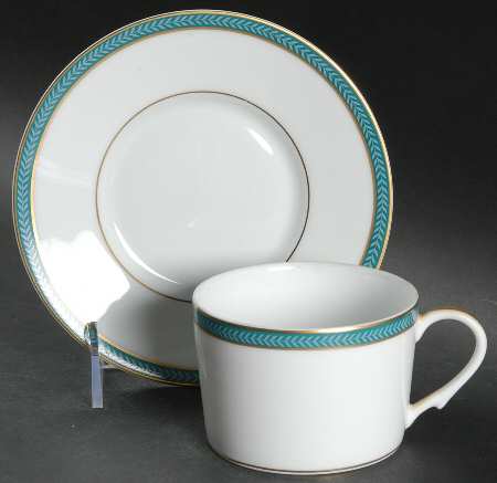 Laurier Bleu Flat Cup & Saucer Set