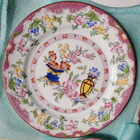 W9679 by Royal Worcester