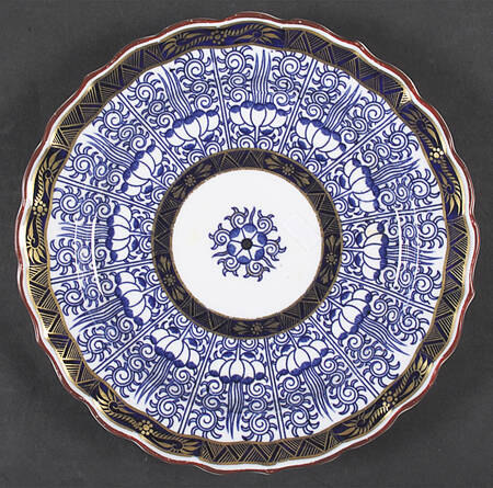 Royal Lily (Scalloped) by Royal Worcester