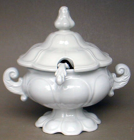 Elizabethan by Red Cliff