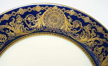 W9079 by Royal Worcester