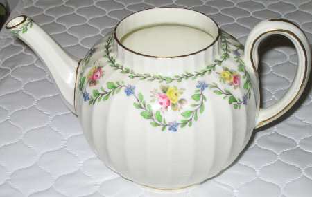 W8603 by Royal Worcester
