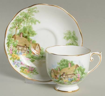 Wayside Footed Cup & Saucer Set