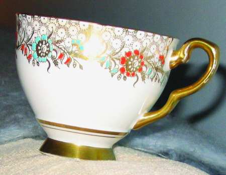 8831 Footed Cup