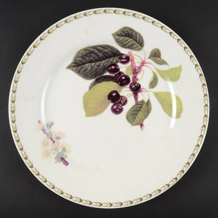 Hooker's Fruit (Fine China, Not Made in England) Dinner Plate