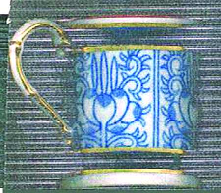 P624 (Ear Handle) by Royal Worcester