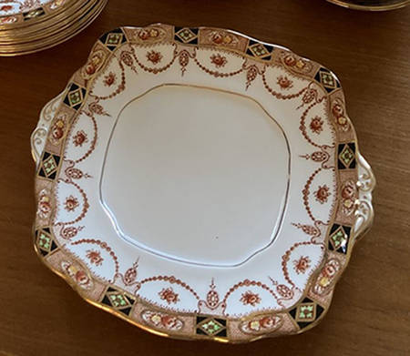 Hampton Square Cake Plate