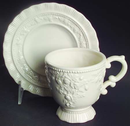 Old Country Roses (English Buffet Collection) Footed Cup & Saucer Set