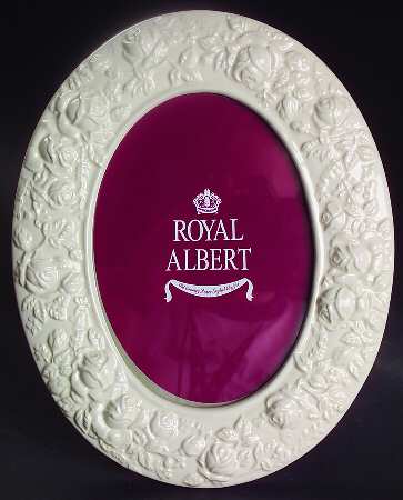Old Country Roses (English Buffet Collection) Oval Frame-Holds 5" X 7"
