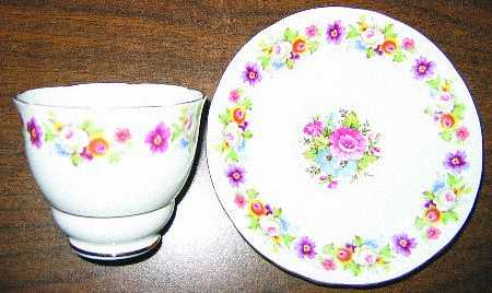 1832 Footed Cup & Saucer Set