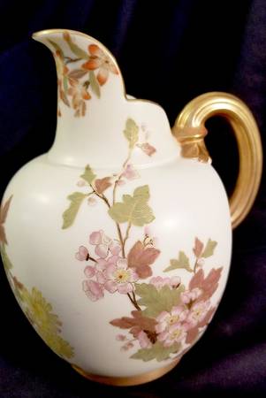 RW366 by Royal Worcester