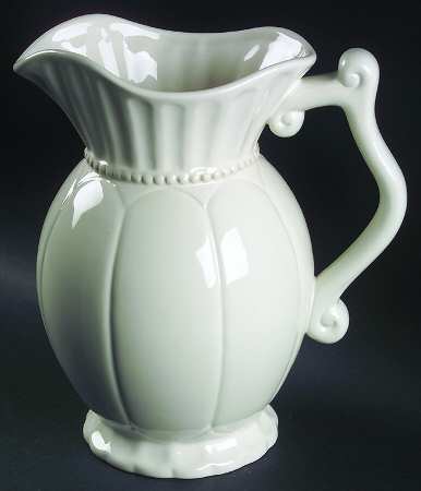 Hera 128 Oz Pitcher