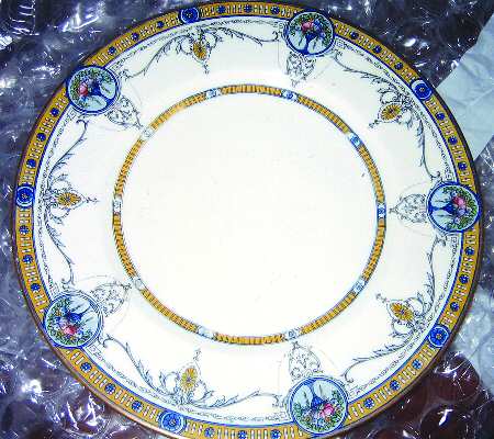 C2474 (Yellow) by Royal Worcester