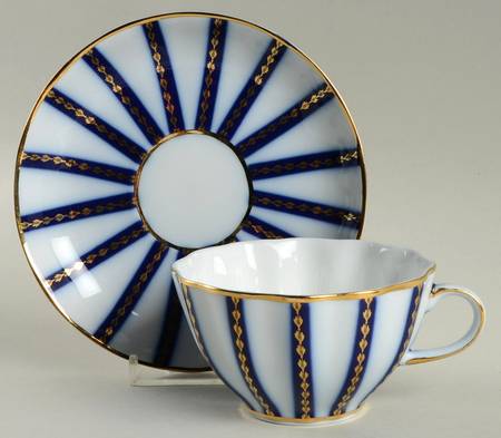 RDV2 Flat Cup & Saucer Set