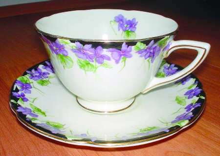 V2297 by Royal Doulton