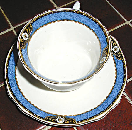 ROS48 Flat Cup & Saucer Set
