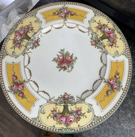 C2115 Yellow by Royal Worcester