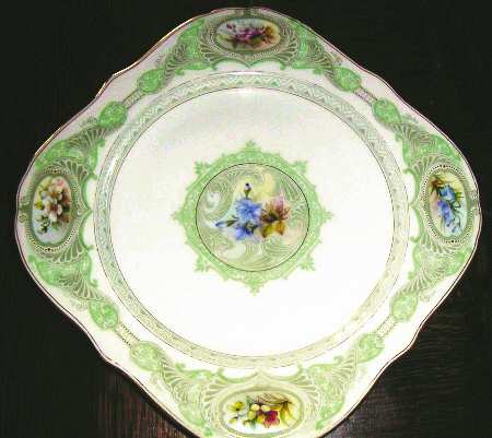 W8462 by Royal Worcester