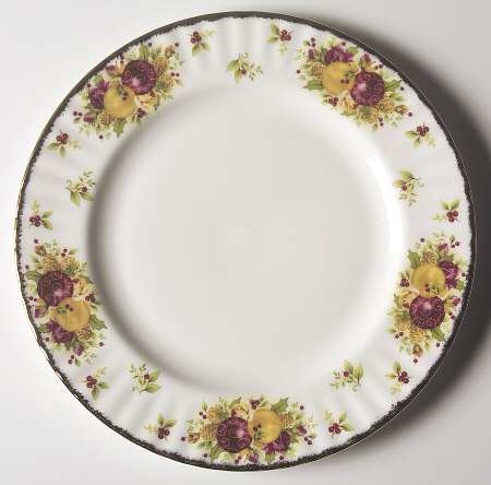 Old Country Roses Holiday (2006) by Royal Albert