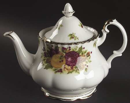Old Country Roses Holiday (2006) Teapot & Lid