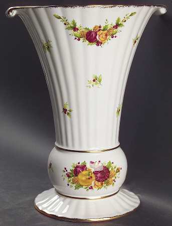 Old Country Roses Holiday (2006) 9" Vase