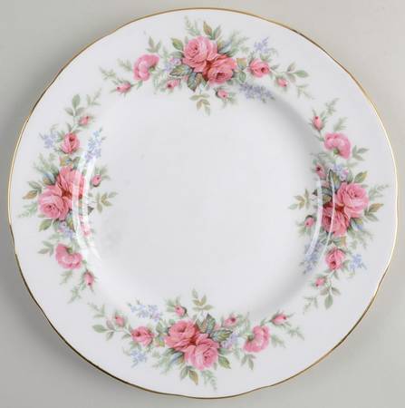 Rambling Rose (Scalloped) by Royal Standard