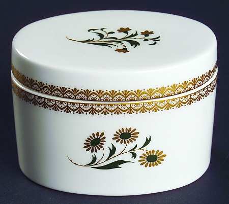 3854 by Royal Worcester