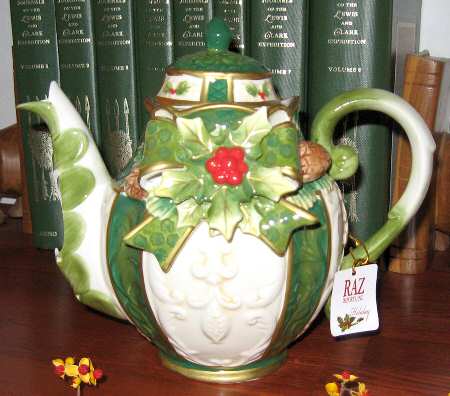 Seasonal Merchandise Teapot & Lid
