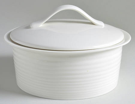 Maze White (Porcelain) 2 Qt Round Covered Casserole