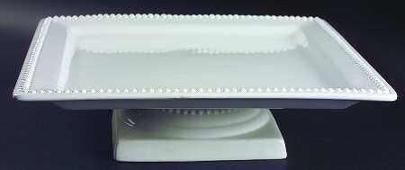 R1H1 13" Diameter Pedestal Cake Stand
