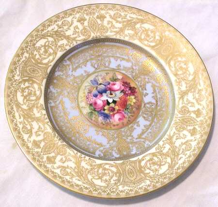 E2472 by Royal Worcester