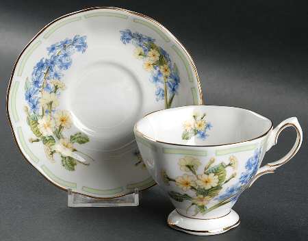 Botanical Teas Footed Cup & Saucer Set