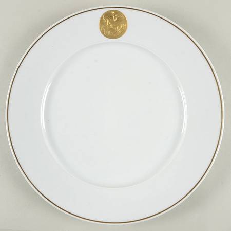 Arcadia (Gold Cameo and Trim) Service Plate (Charger)