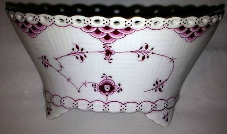 Red Fluted Full Lace Finger Bowl