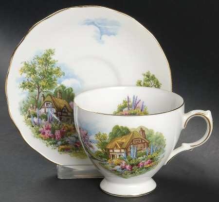 7382 Footed Cup & Saucer Set