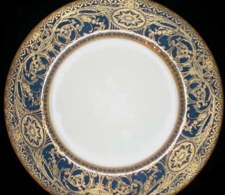 C2491 by Royal Worcester