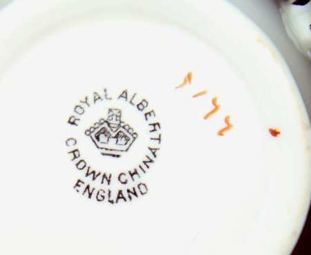 5177 Footed Cup