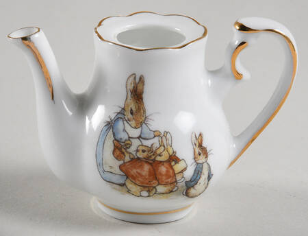 Peter Rabbit (Gold Trim) Toy Teapot No Lid