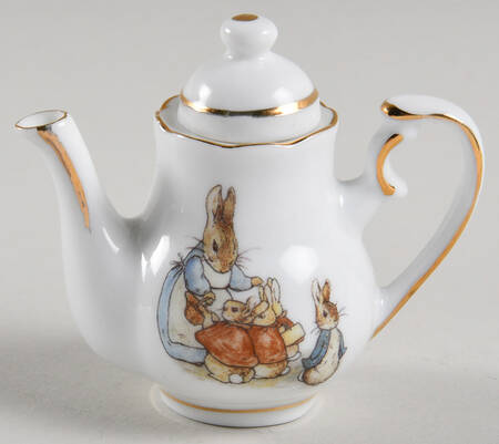Peter Rabbit (Gold Trim) Toy Teapot & Lid